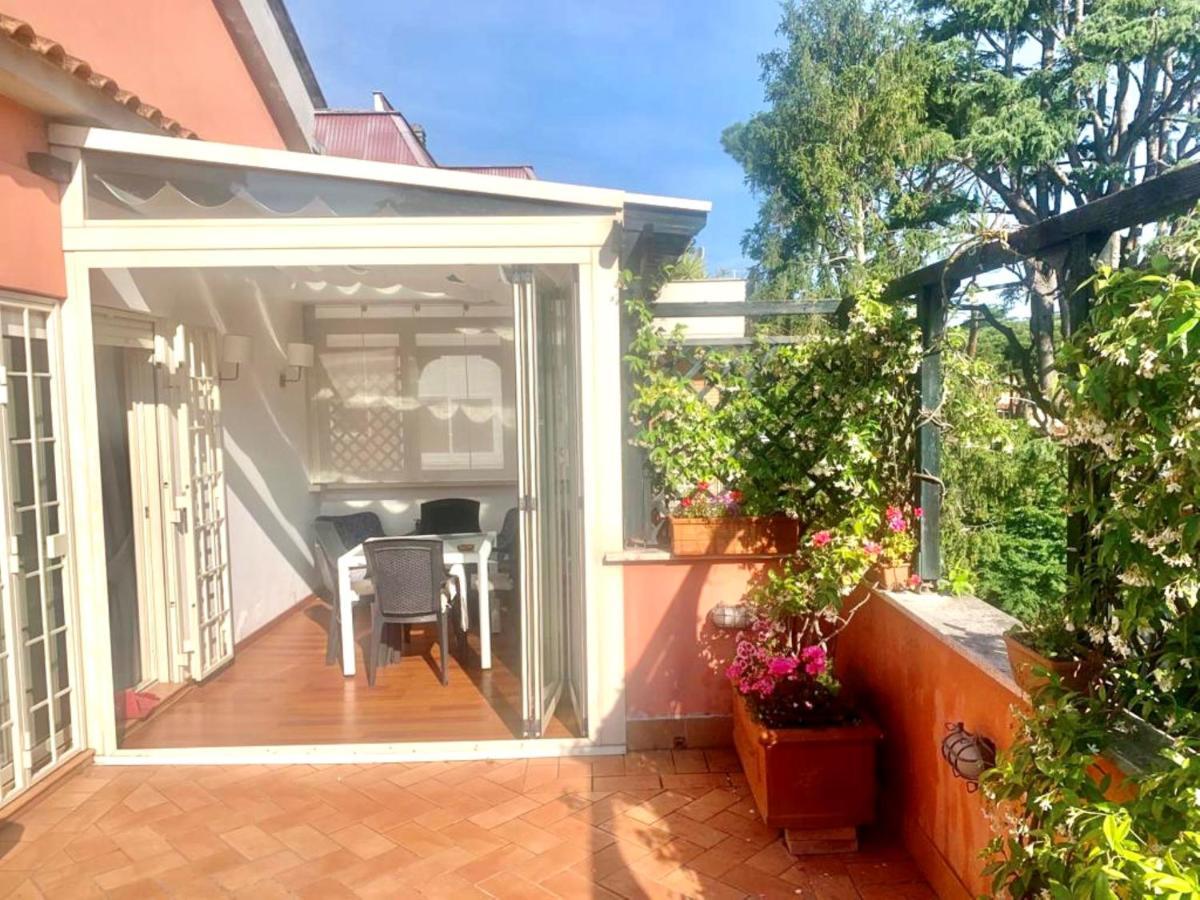 Attico “la Grande Bellezza” Apartamento *
